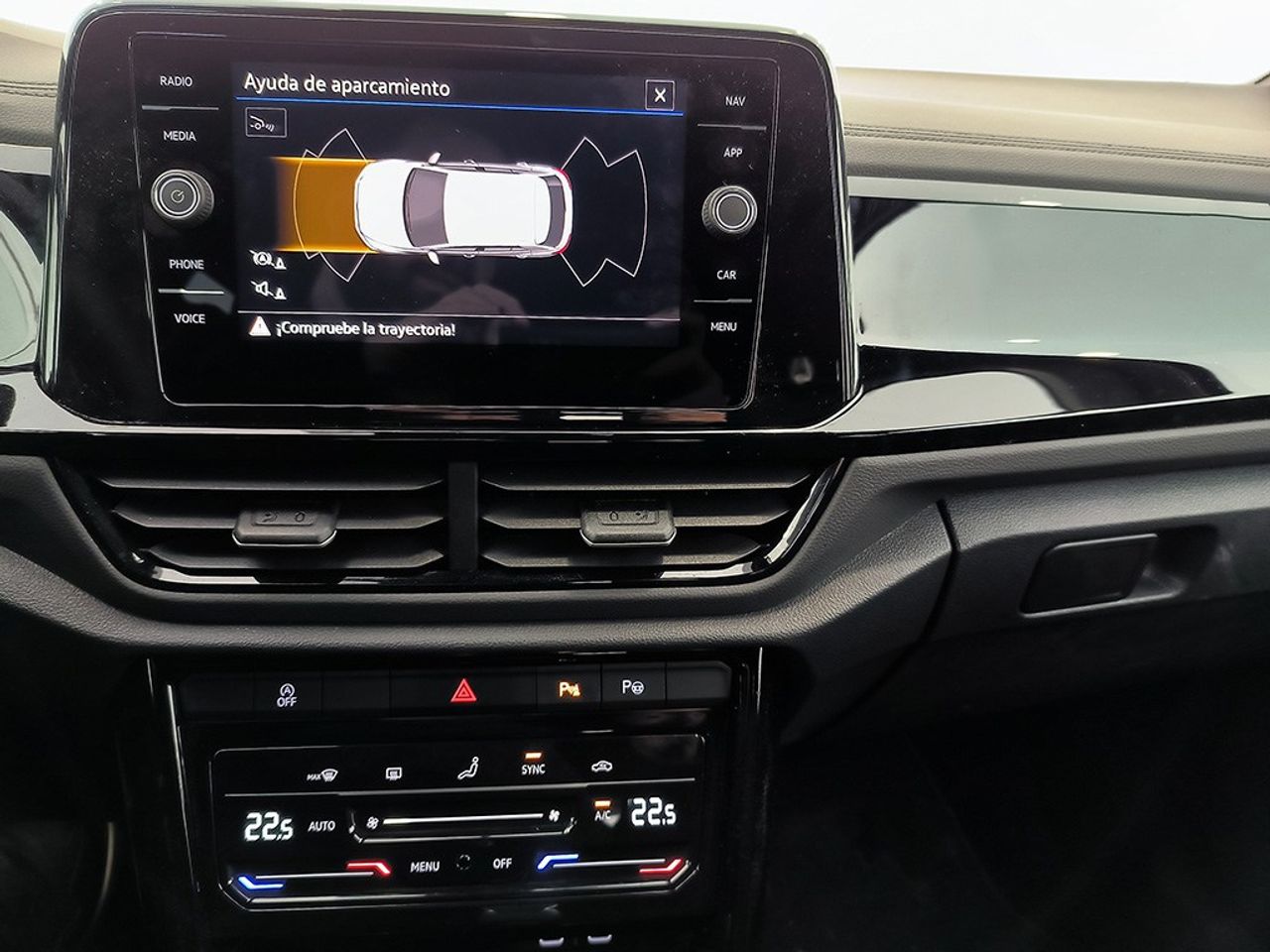 Volkswagen T-roc Dark Line 2.0 Tdi 115 Cv - Foto 2