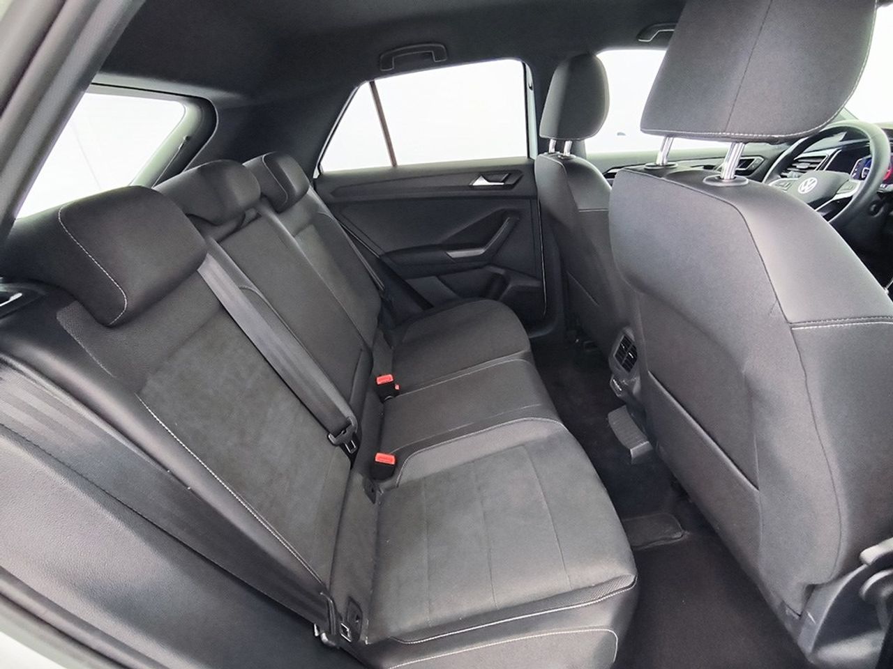 Volkswagen T-roc Dark Line 2.0 Tdi 115 Cv - Foto 2
