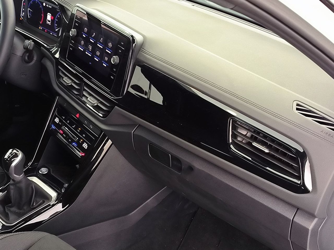 Volkswagen T-roc Dark Line 2.0 Tdi 115 Cv - Foto 2