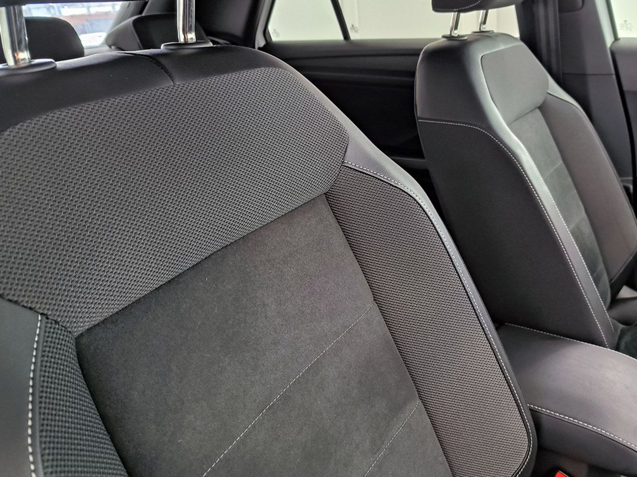 Volkswagen T-roc Dark Line 2.0 Tdi 115 Cv - Foto 2