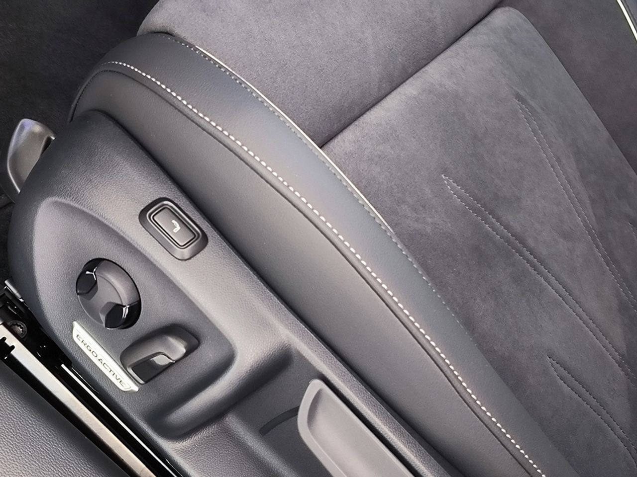 Volkswagen Passat Business 1.5 Tsi Ehybrid 272 Cv - Foto 2