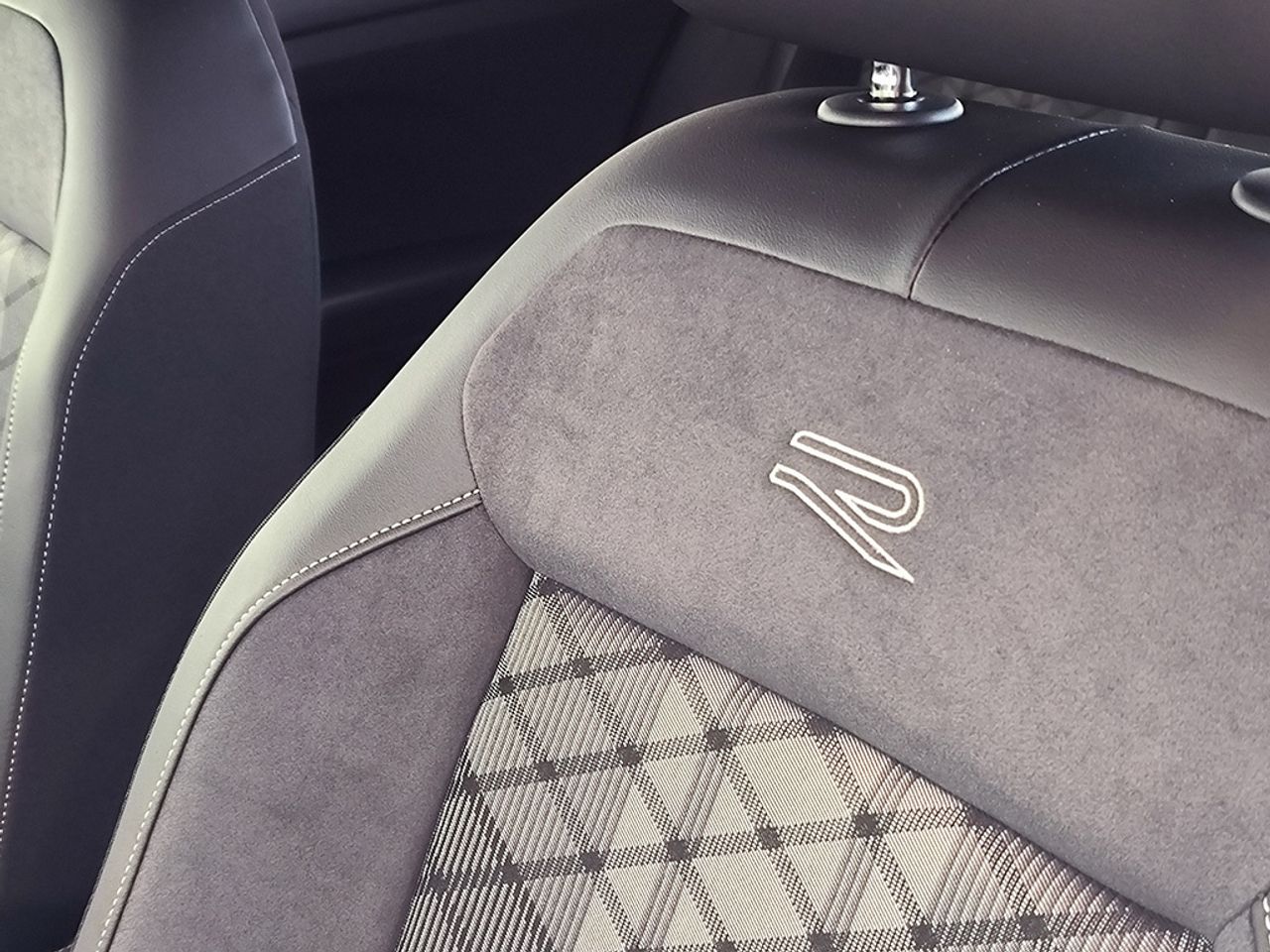 Volkswagen T-cross 1.0 Tsi 115 Cv Dsg Rline - Foto 2