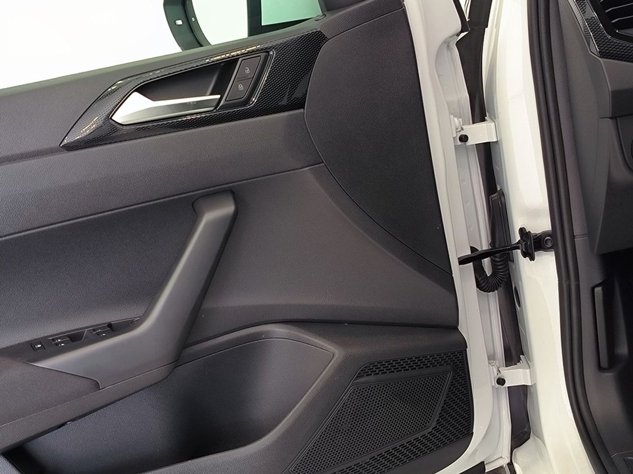 Volkswagen Taigo 1.0 Tsi 70 Kw 95 Cv 5 Vel. - Foto 2