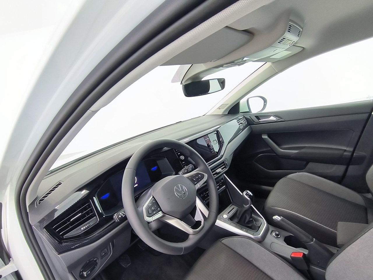 Volkswagen Taigo 1.0 Tsi 70 Kw 95 Cv 5 Vel. - Foto 2