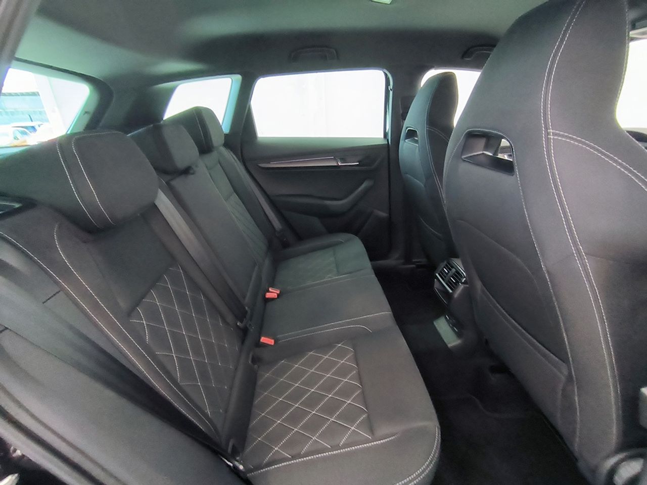 Skoda Karoq Sportline 1.5 Tsi 150 Cv Dsg - Foto 2