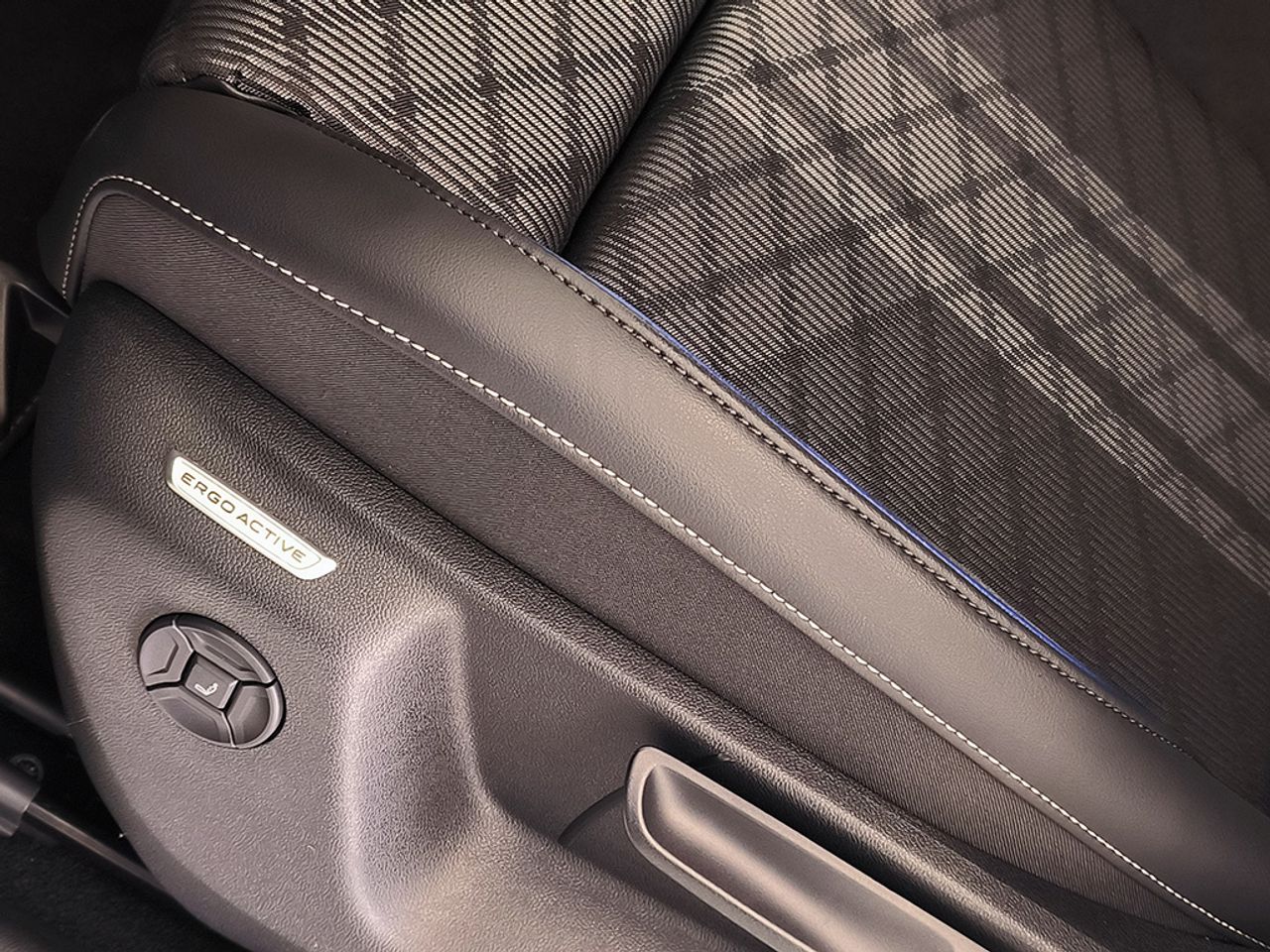 Volkswagen Tiguan R-line 2.0 Tdi 150 Cv Dsg - Foto 2