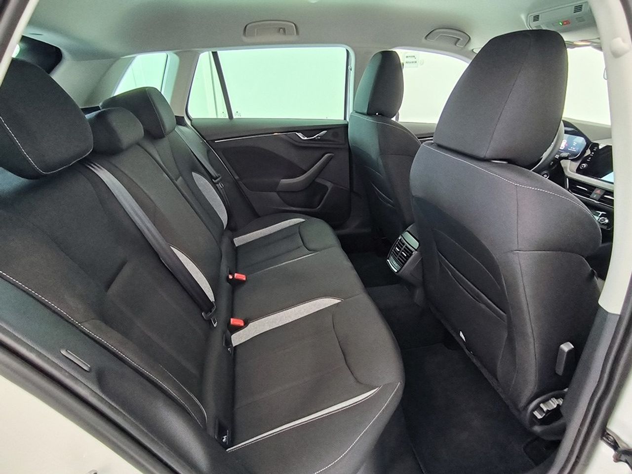 Skoda Kamiq 1.0 Tsi 115 Cv Selection - Foto 2