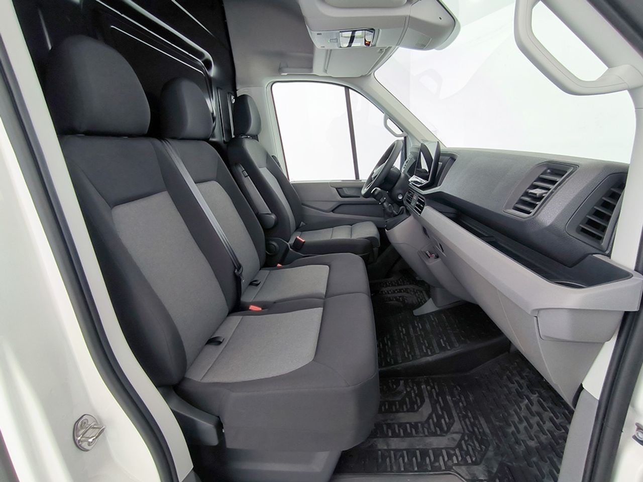 Volkswagen Crafter 30 Furgon Batalla Media L3h2 2.0 Tdi - Foto 2