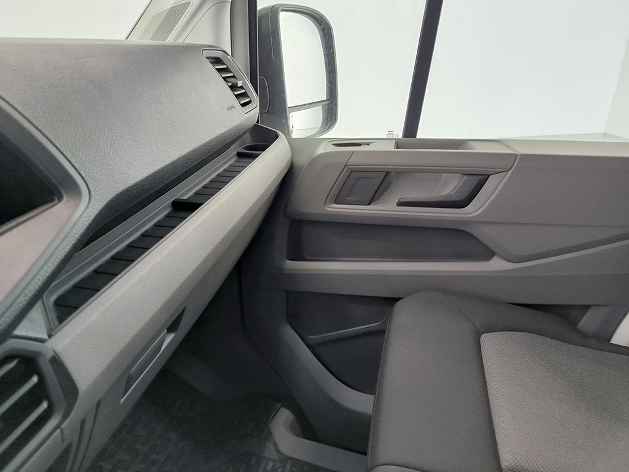 Volkswagen Crafter 30 Furgon Batalla Media L3h2 2.0 Tdi - Foto 2