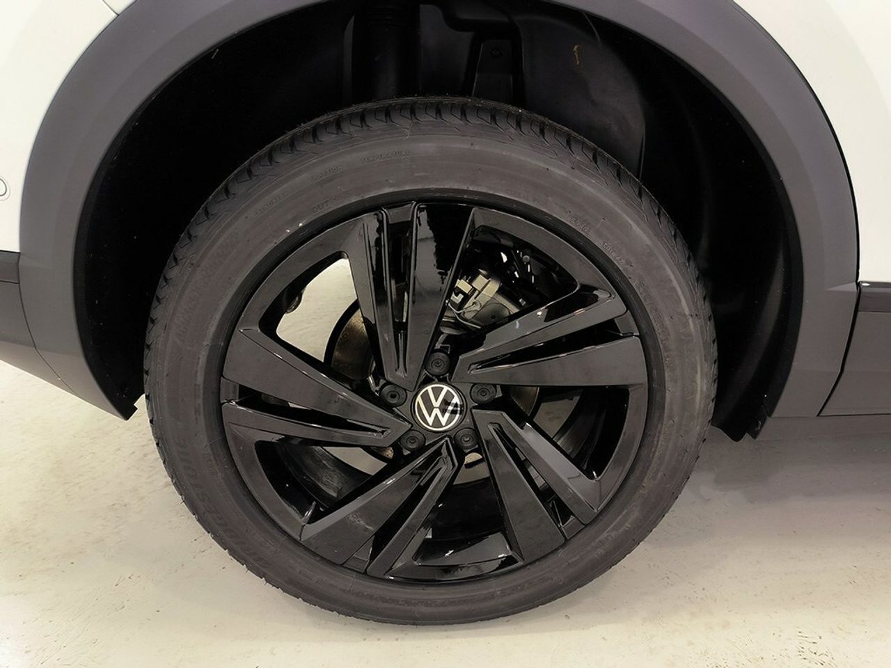 Volkswagen T-roc Dark Line 1.0 Tsi 115 Cv - Foto 2