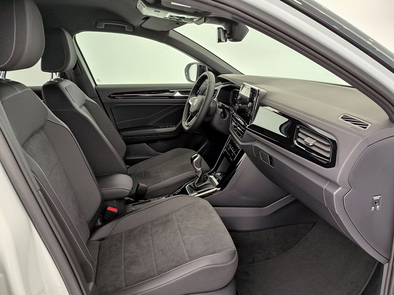 Volkswagen T-roc Dark Line 1.0 Tsi 115 Cv - Foto 2