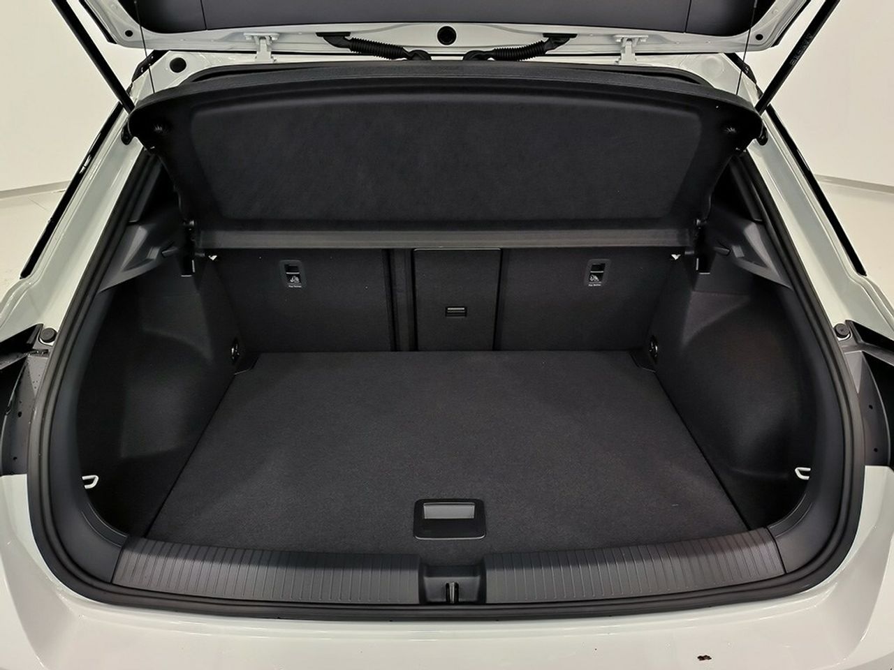 Volkswagen T-roc Dark Line 1.0 Tsi 115 Cv - Foto 2