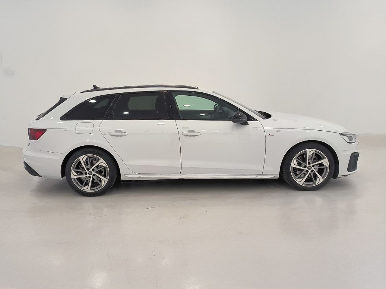 Audi A4 Avant 35 Tdi 163 Cv Stronic Sline - Foto 2