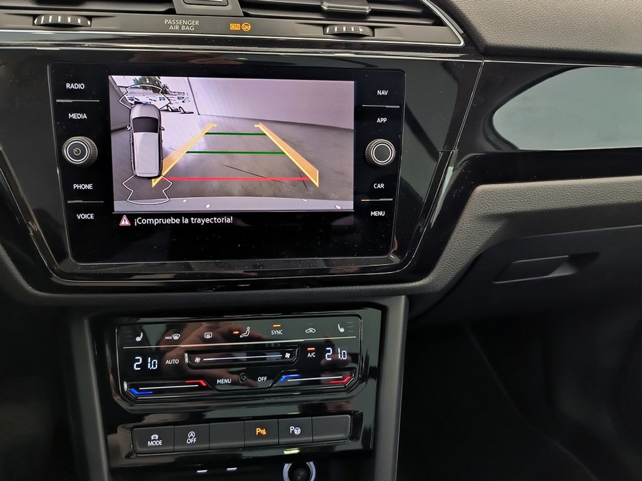 Volkswagen Touran R-line 2.0 Tdi 150 Cv Dsg - Foto 2