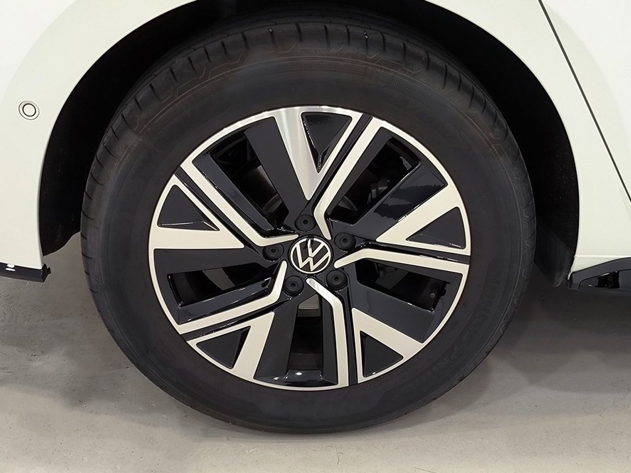 Volkswagen Touran R-line 2.0 Tdi 150 Cv Dsg - Foto 2