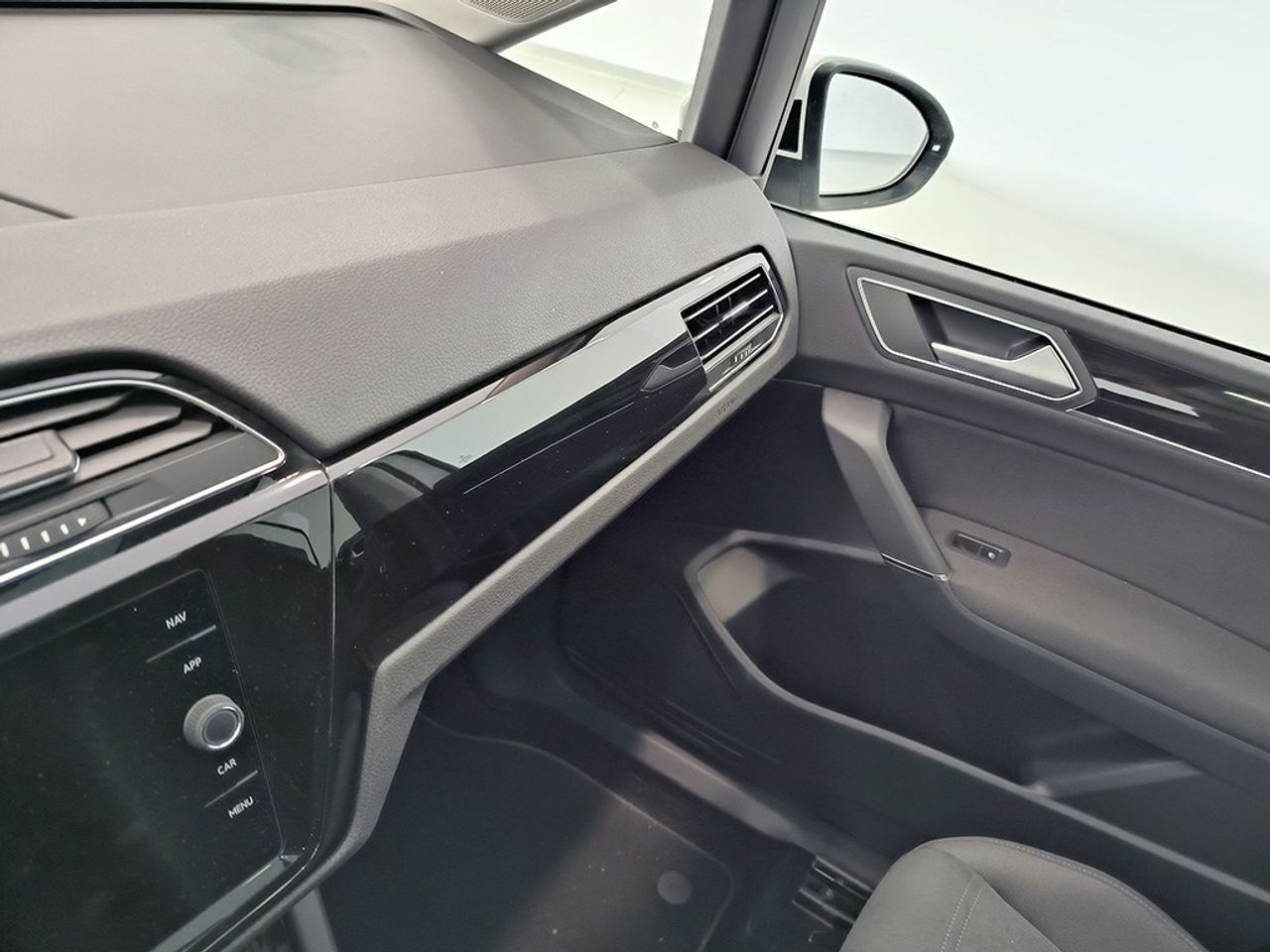 Volkswagen Touran R-line 2.0 Tdi 150 Cv Dsg - Foto 2