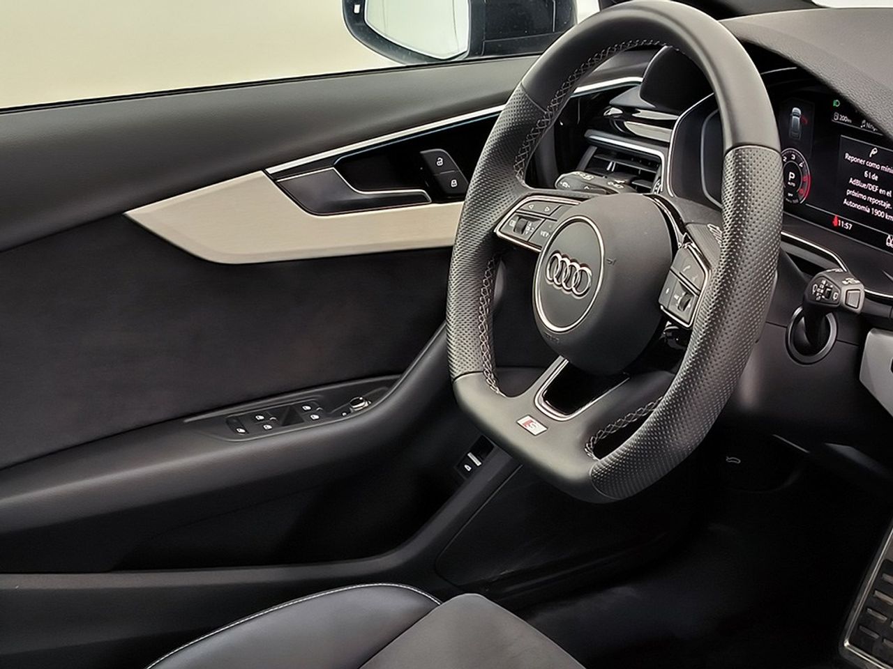Audi A4 Avant 35 Tdi 163 Cv Stronic Black Line - Foto 2