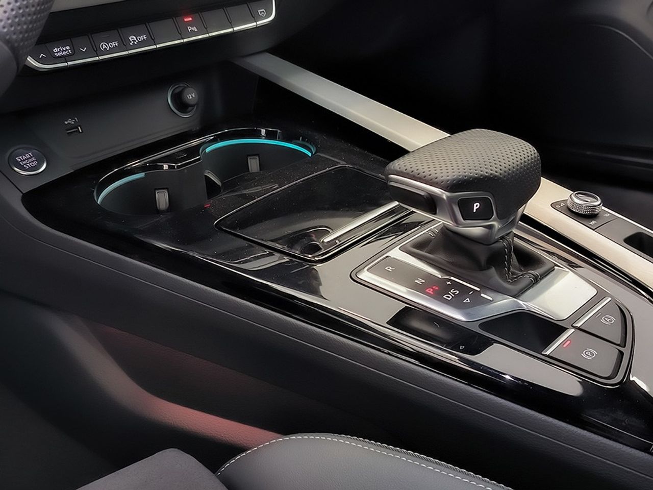 Audi A4 Avant 35 Tdi 163 Cv Stronic Black Line - Foto 2