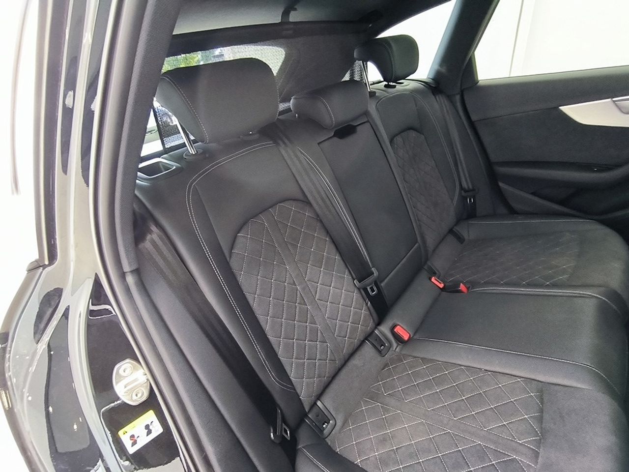 Audi A4 Avant 35 Tdi 163 Cv Stronic Black Line - Foto 2