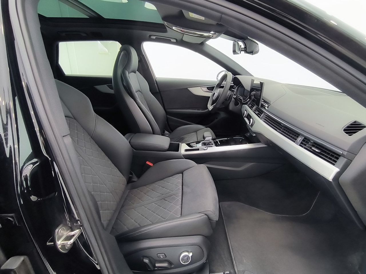 Audi A4 Avant 35 Tdi 163 Cv Stronic Black Line - Foto 2