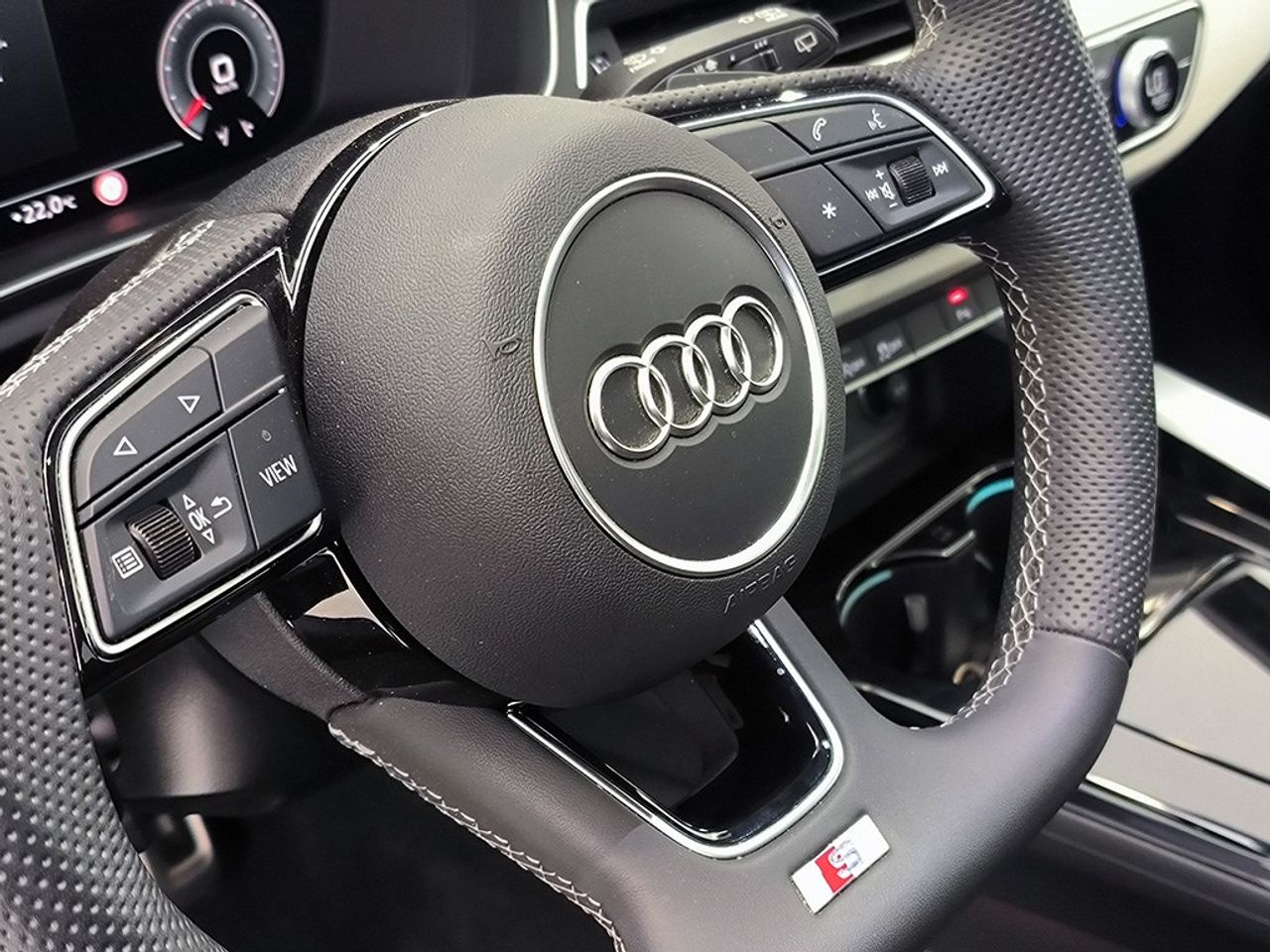 Audi A4 Avant 35 Tdi 163 Cv Stronic Black Line - Foto 2