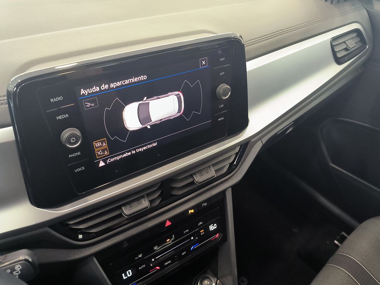 Volkswagen T-roc 2.0 Tdi 115 Cv Dark - Foto 2