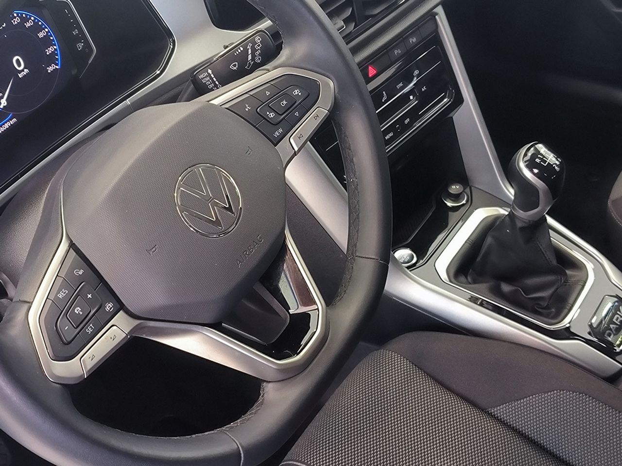 Volkswagen T-roc 2.0 Tdi 115 Cv Dark - Foto 2