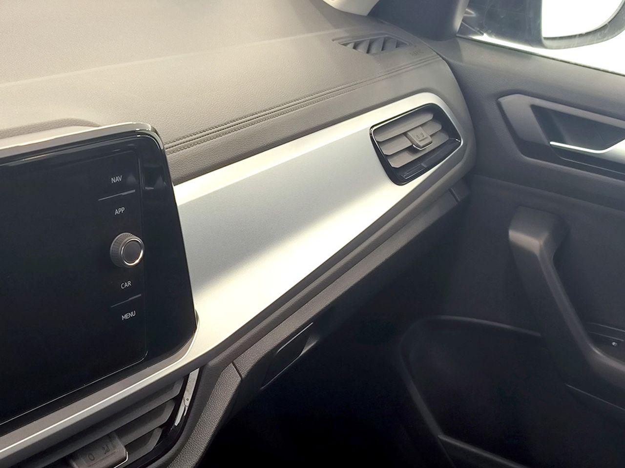 Volkswagen T-roc 2.0 Tdi 115 Cv Dark - Foto 2