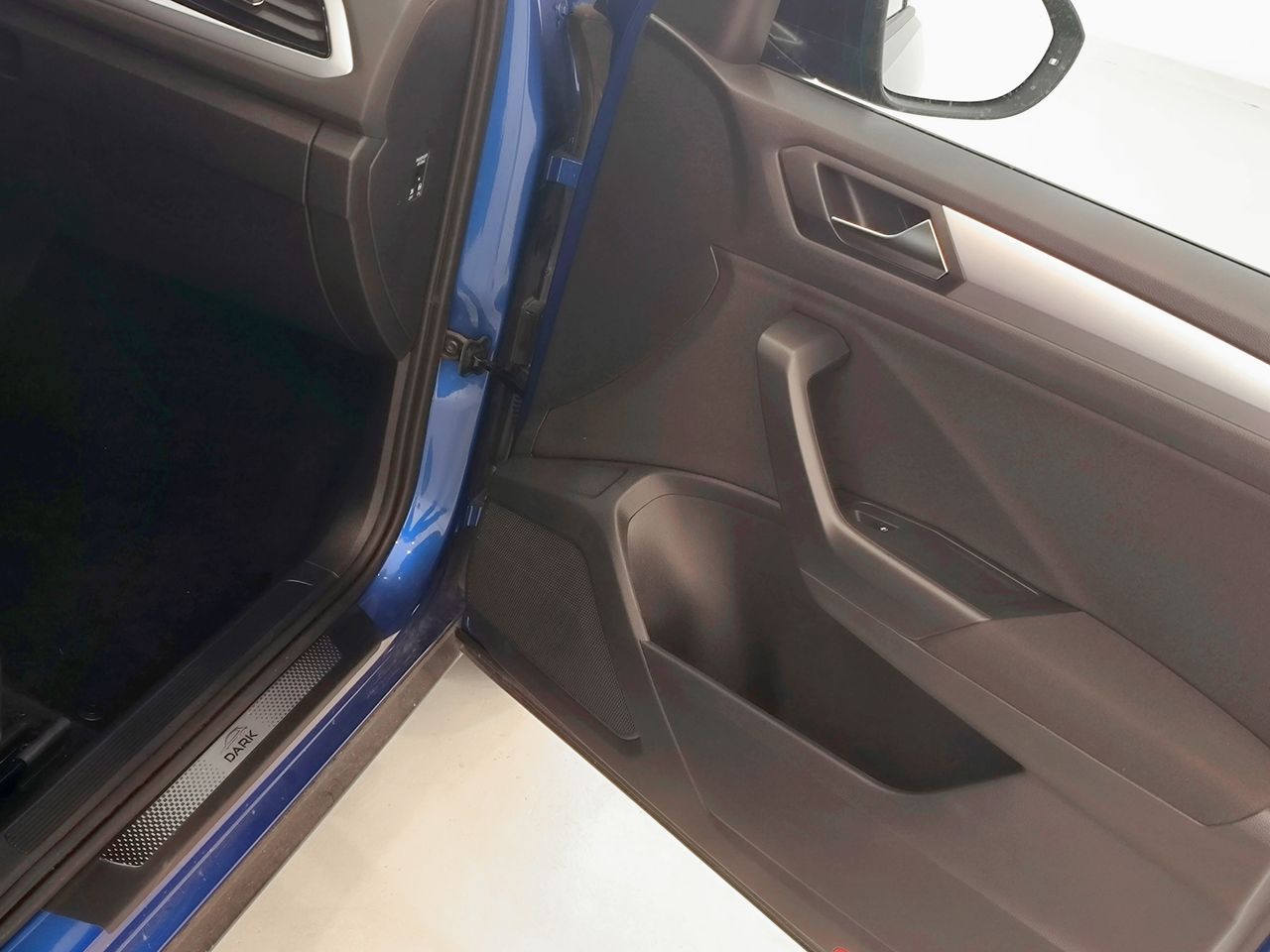 Volkswagen T-roc 2.0 Tdi 115 Cv Dark - Foto 2