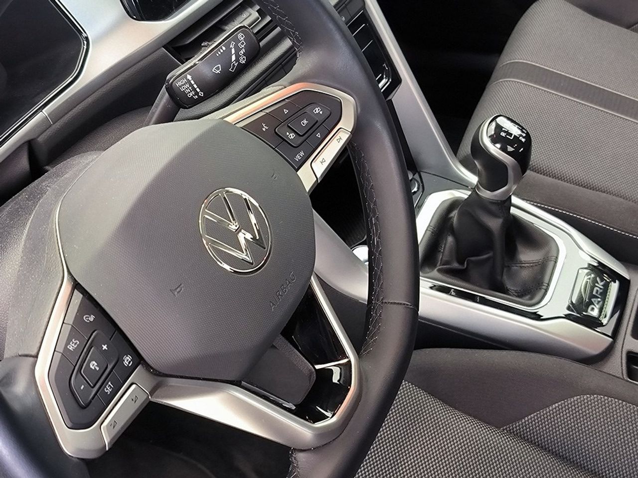 Volkswagen T-roc 2.0 Tdi 150 Cv Dark - Foto 2