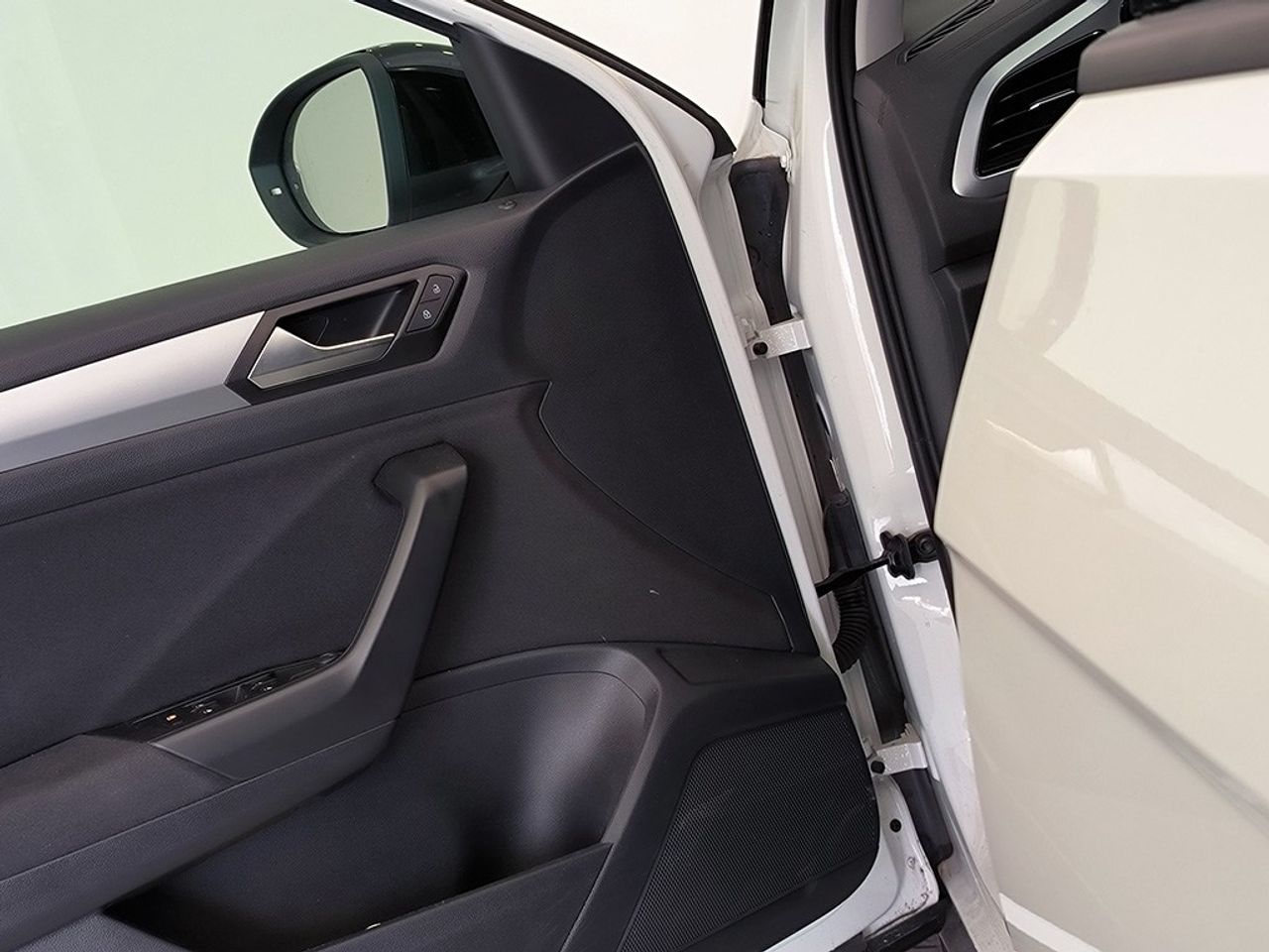 Volkswagen T-roc 2.0 Tdi 150 Cv Dark - Foto 2