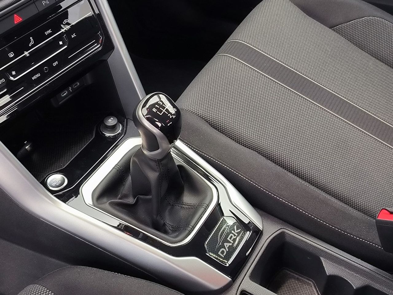 Volkswagen T-roc 2.0 Tdi 150 Cv Dark - Foto 2