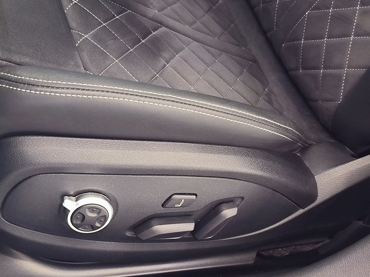 Audi A4 Avant 35 Tdi 163 Cv Stronic Black Limited - Foto 2