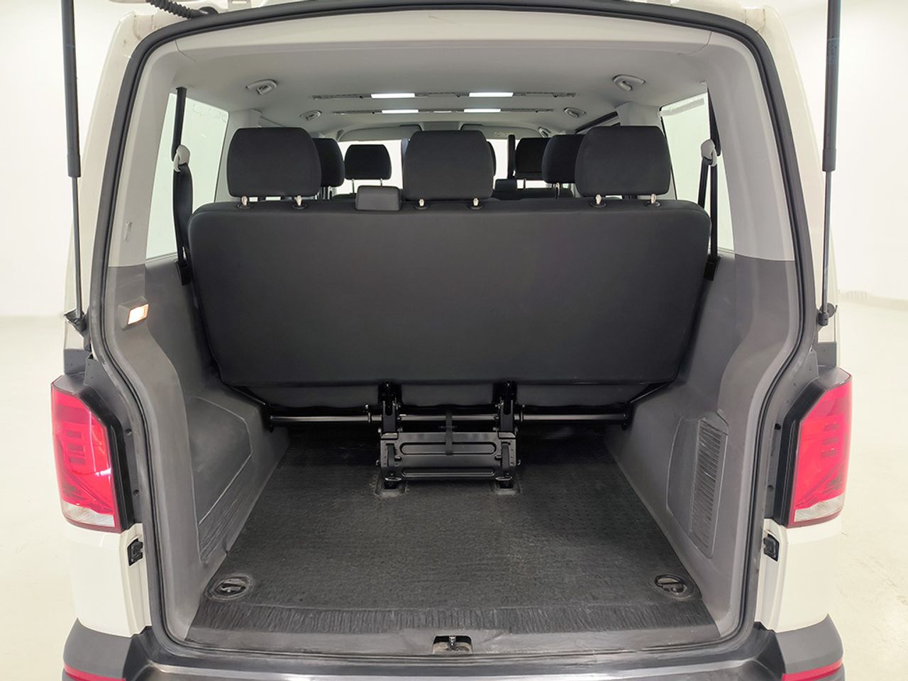 Volkswagen Caravelle 2.0 Tdi 114 Cv - Foto 2