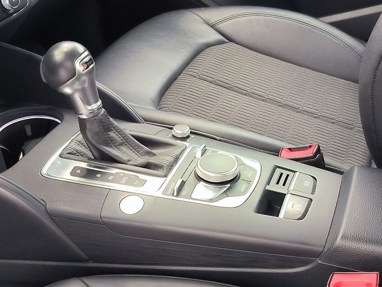 Audi A3 Sedan 35 Tfsi 150 Cv Stronic Desing - Foto 2