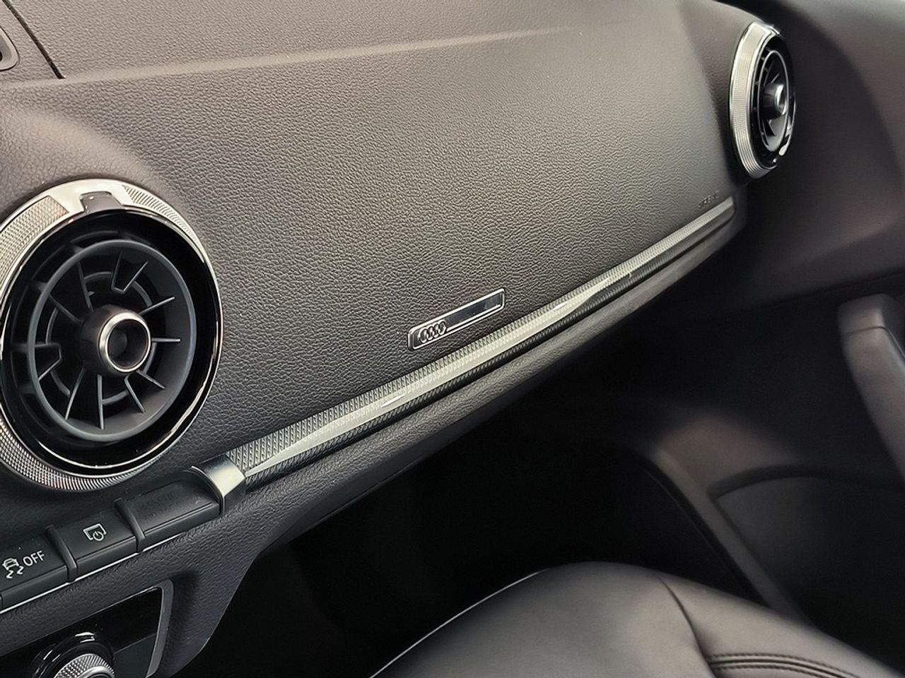 Audi A3 Sedan 35 Tfsi 150 Cv Stronic Desing - Foto 2