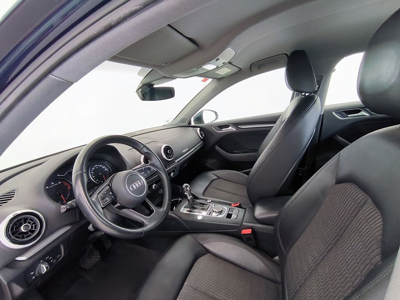 Audi A3 Sedan 35 Tfsi 150 Cv Stronic Desing - Foto 2