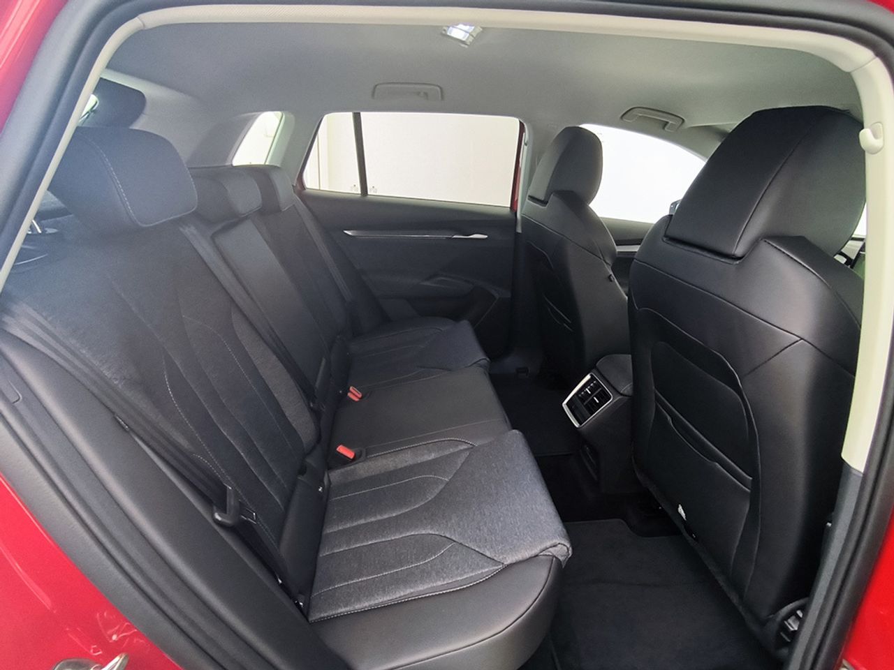 Skoda Elroq 85 82 Kwh 286 Cv - Foto 2