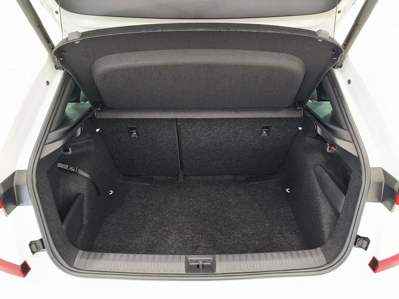 Skoda Kamiq 1.5 Tsi 150 Cv Dsg Monte Carlo - Foto 2