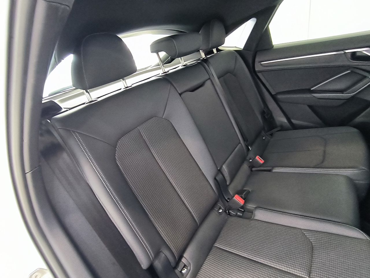 Audi Q3 Sb 35 Tdi 150 Cv Dsg Black Line - Foto 2