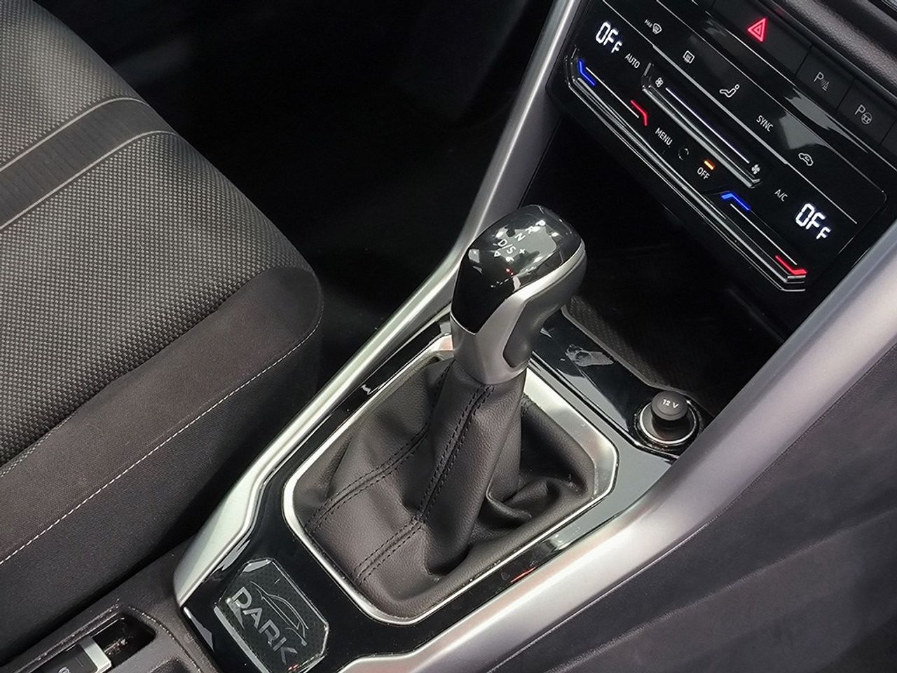 Volkswagen T-roc 2.0 Tdi 150 Cv Dsg Dark - Foto 2