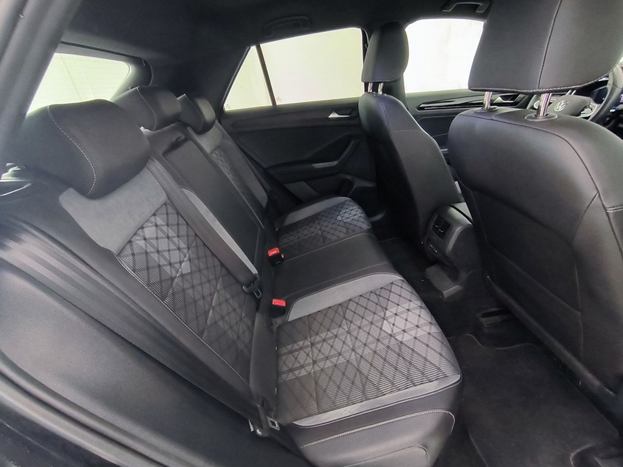 Volkswagen T-roc 2.0 Tdi 150 Cv Dsg Rline - Foto 2