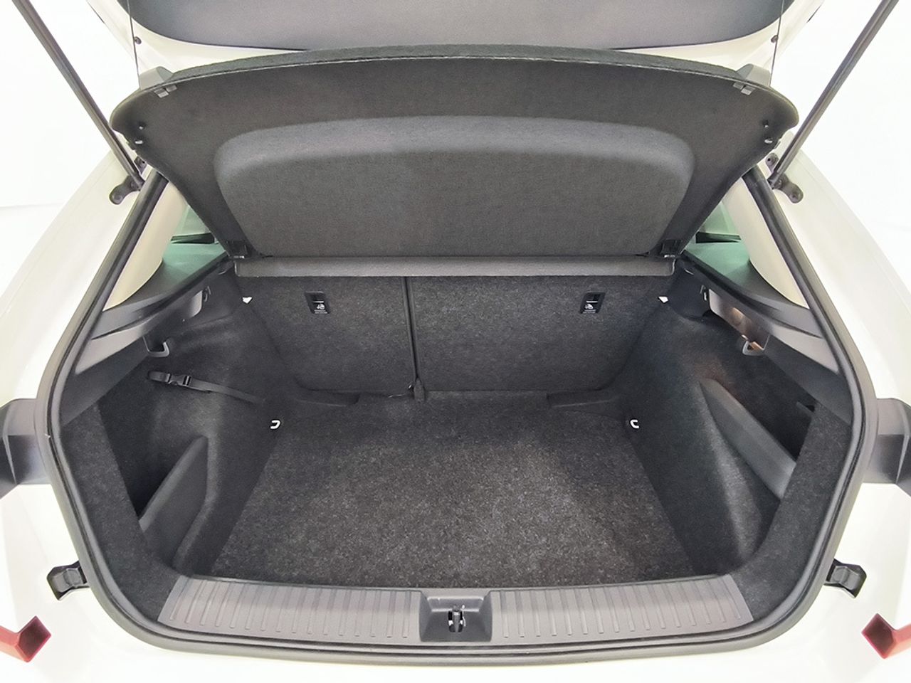 Skoda Kamiq 1,0 Tsi 115 Cv Dsg Selection - Foto 2