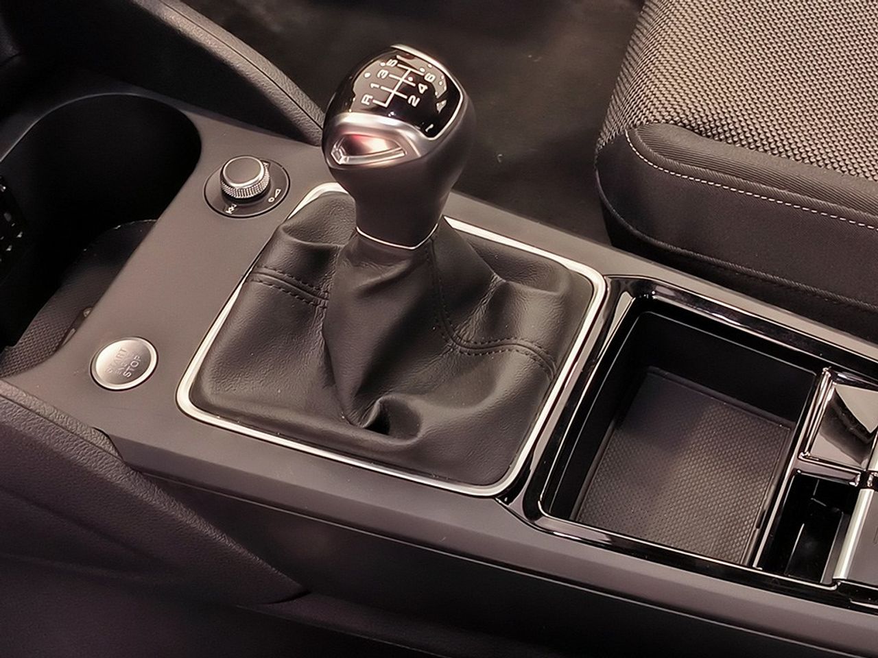 Audi Q2 30 Tfsi 116cv S Line - Foto 2