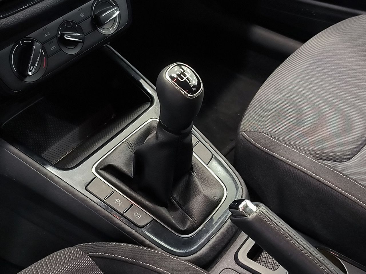 Skoda Fabia 1.0 Tsi 95 Cv Selection - Foto 2