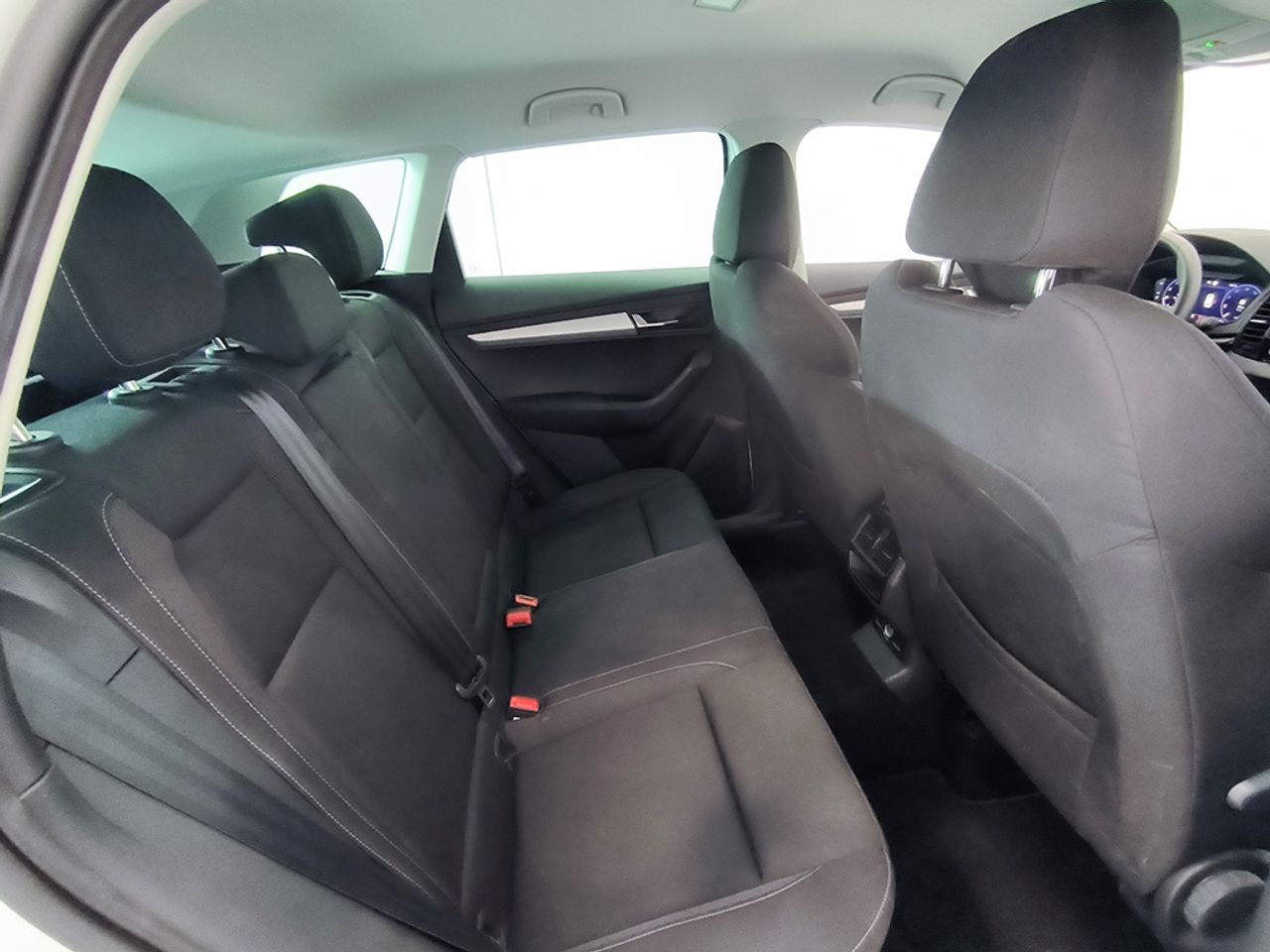 Skoda Karoq 1,5 Tsi 150 Cv Dsg Selection - Foto 2