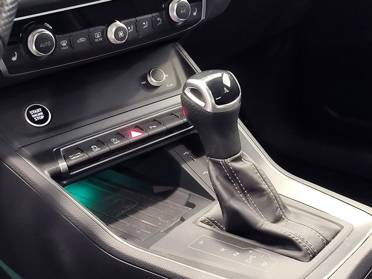 Audi Q3 35 Tfsi 150 Cv Stronic Black Line - Foto 2