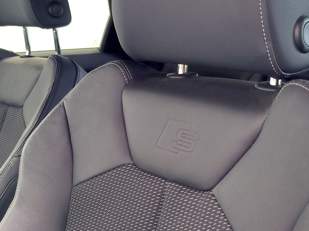 Audi Q3 35 Tfsi 150 Cv Stronic Black Line - Foto 2