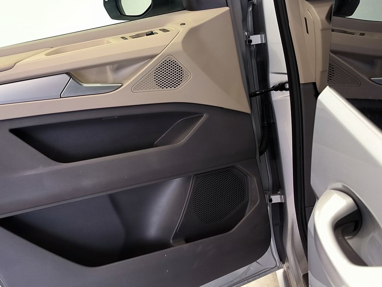 Volkswagen Multivan 2.0 Tdi 150 Cv Dsg Batalla Corta - Foto 2