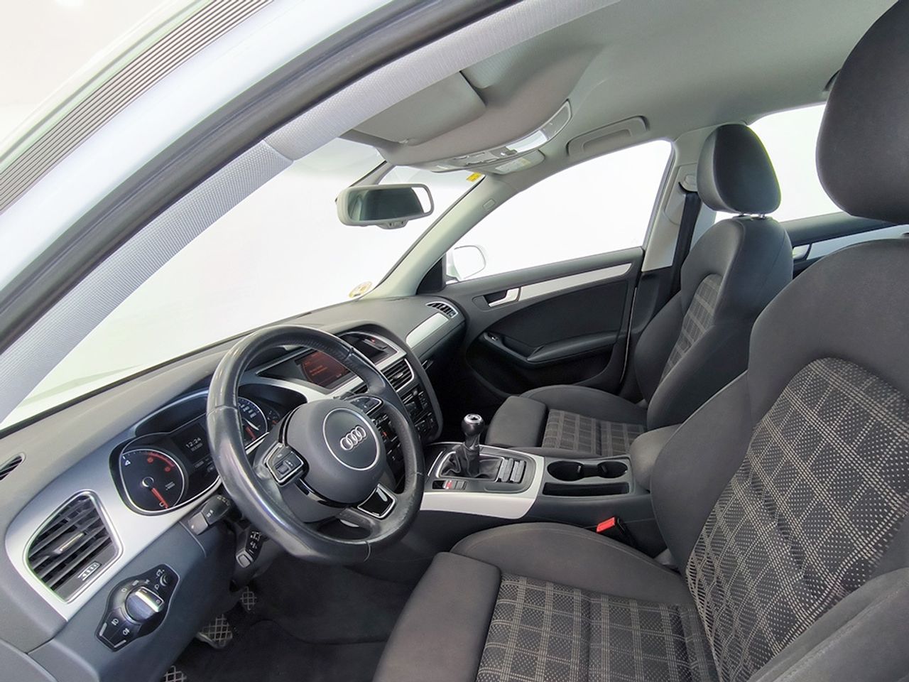 Audi A4 2.0 Tdi 150 Cv Sline - Foto 2